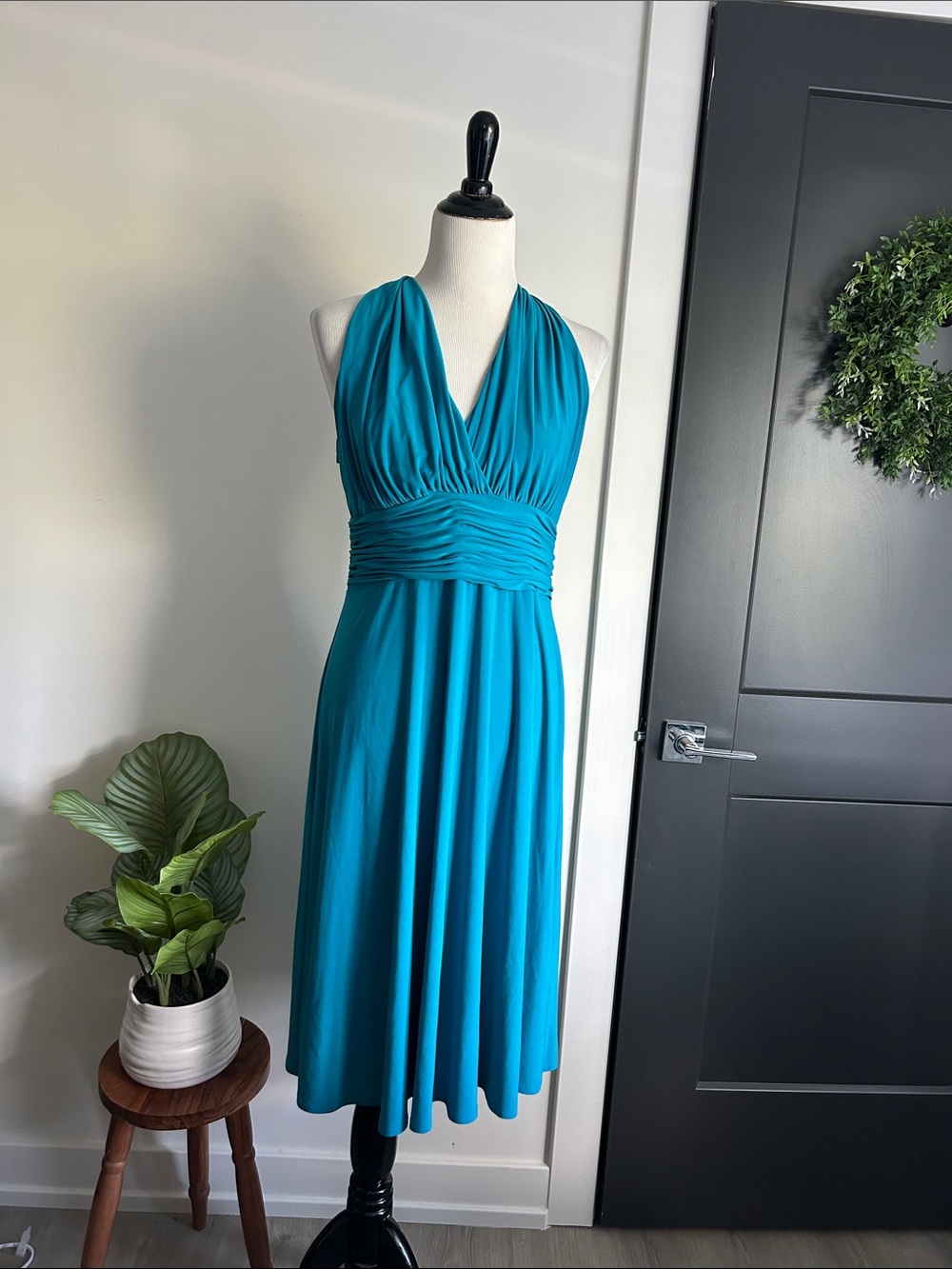 Turquoise❤️💎👡 blue Halter V-Neck size 12 Dress - Elegant Ruched Waist